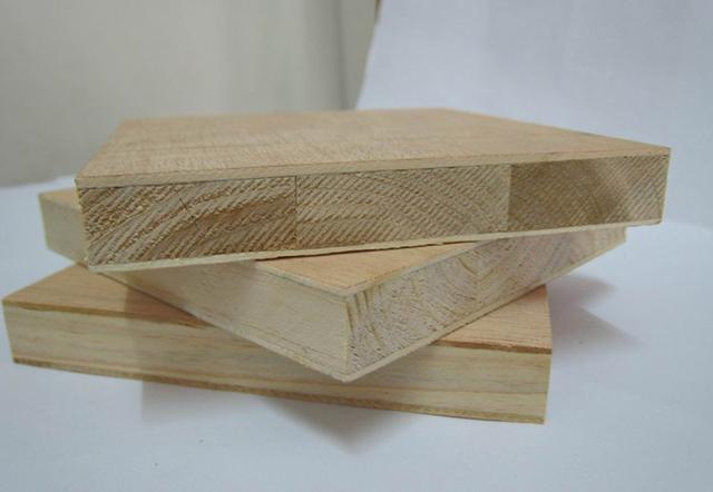 可避免都会用到木板材,常见的木板材种类有:实木板,实木多层板,刨花板